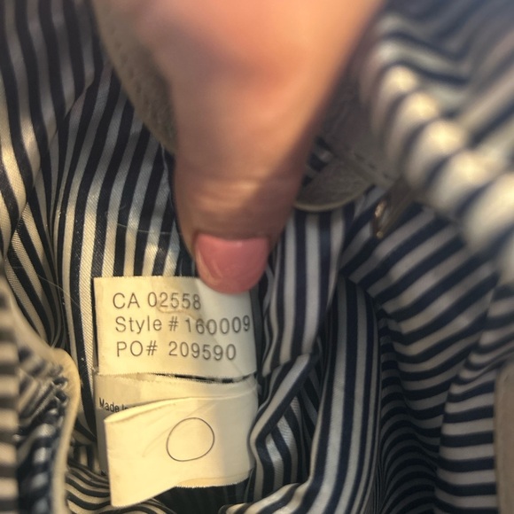 Danier Genuine Leather Luxury Cream and Tan Women's Handbag Like new - Picture 9 of 10